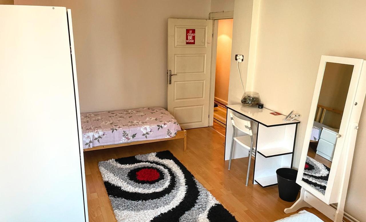 Uskudar Gazde/Camere de închiriat *